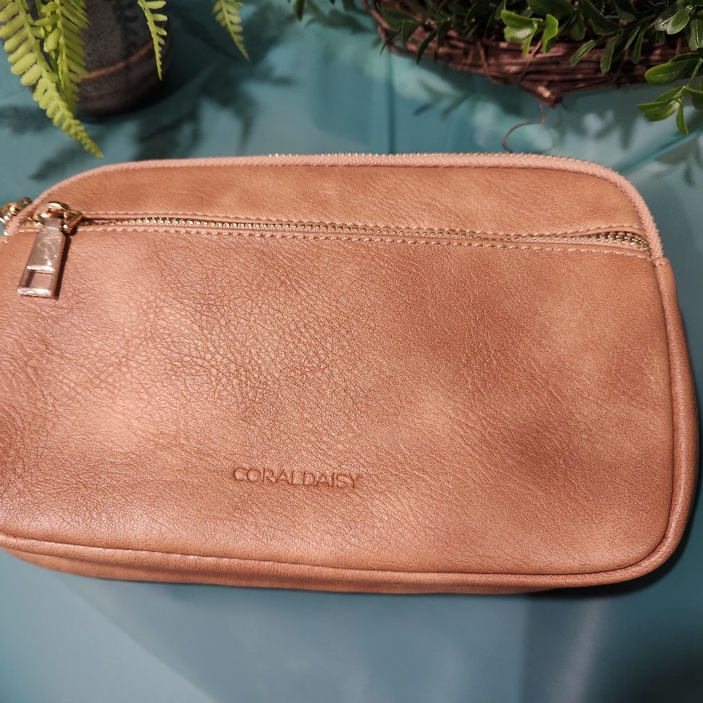 Crossbody fanny pack